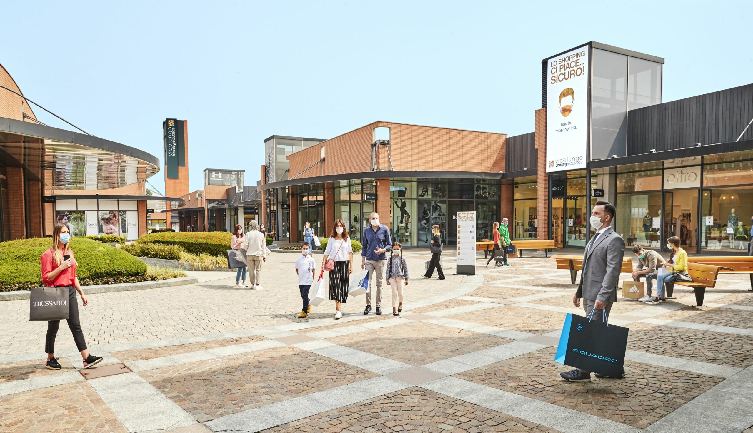 Shopping Tours - Rock Village - Viladecans The Style Outlets